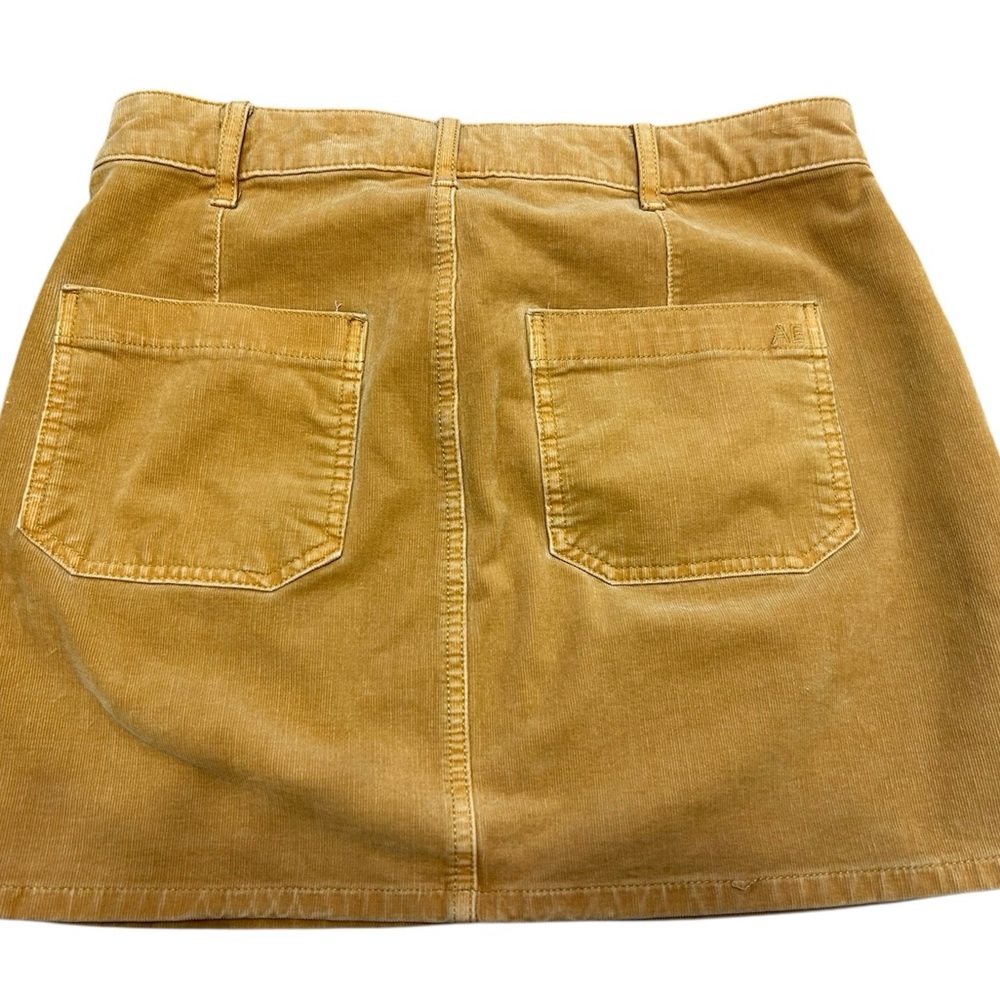 American Eagle Size 4 Corduroy Patch Pocket Mini Skirt in Mustard super stretch - Picture 2 of 2